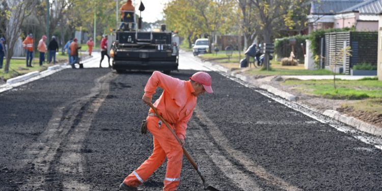 CONTINÚA EL PLAN DE PAVIMENTACIÓN: MÁS Y MEJORES ALTERNATIVAS PARA EL TRÁNSITO VEHÍCULAR