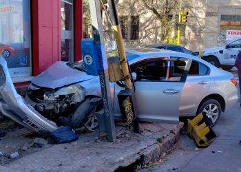 FUERTE ACCIDENTE EN BROWN Y PUEYRREDÓN