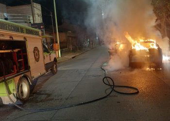 SE INCENDIÓ UN AUTO EN ZELARRAYÁN AL 1500