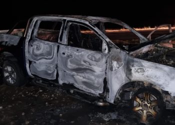 UNA CAMIONETA SE PRENDIÓ FUEGO EN LA RUTA 51