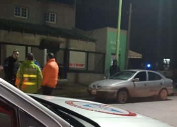 UNA MUJER Y SU BEBÉ FUERON ATROPELLADOS POR UN AUTO