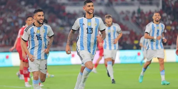 ARGENTINA CERRÓ LA GIRA POR ASIA CON UNA VICTORIA 2-0 ANTE INDONESIA