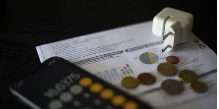 SUBAS DE TARIFAS: CUÁNTO SE INCREMENTARON EN UN AÑO Y QUE SE ESPERA PARA LOS PRÓXIMOS MESES