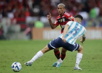 RACING PERDIÓ 2-1 ANTE FLAMENGO Y PUSO EN RIESGO EL LIDERAZGO DE SU GRUPO EN LA COPA LIBERTADORES