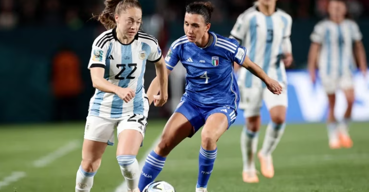 ARGENTINA PRESENTÓ BATALLA ANTE ITALIA, PERO SE LE ESCAPÓ EL PARTIDO SOBRE EL FINAL Y PERDIÓ 1-0 EN EL DEBUT DEL MUNDIAL FEMENINO
