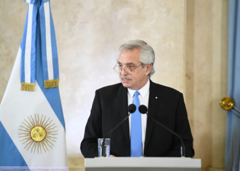 ANTE LAS FUERZAS ARMADAS, ALBERTO FERNÁNDEZ ANUNCIÓ UN NUEVO PROYECTO DE LEY DE PERSONAL MILITAR