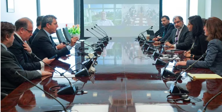 MISIÓN A WASHINGTON: COMENZARÁ HOY LA NEGOCIACIÓN CON EL FMI PARA CERRAR UN ACUERDO ESTA SEMANA