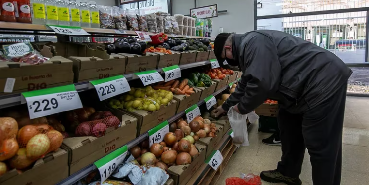 LA INFLACIÓN VOLVIÓ A DESACELERAR EN JUNIO, FUE DEL 6% Y ACUMULÓ 115,6% EN LOS ÚLTIMOS DOCE MESES