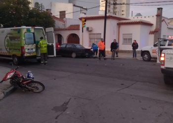 UNA CAMIONETA IMPACTÓ A UNA MOTO