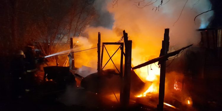 INCENDIO EN UNA PRECARIA VIVIENDA