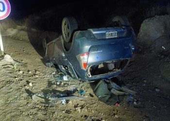 UN AUTO VOLCÓ EN LA RUTA 33
