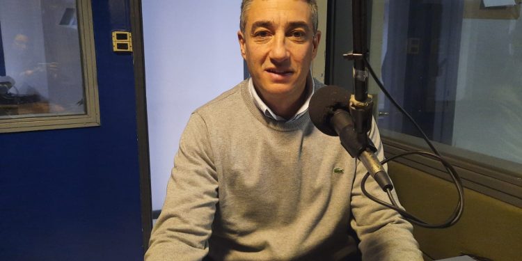 CASTILLO: «ME GUSTARÍA DISCUTIR POR QUÉ LOS CONCEJALES DEBATEN CADA 15 DÍAS»