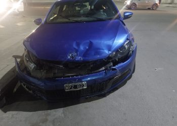 ALCOHOLIZADO IMPACTÓ CONTRA OTRO AUTO EN VILLA MITRE