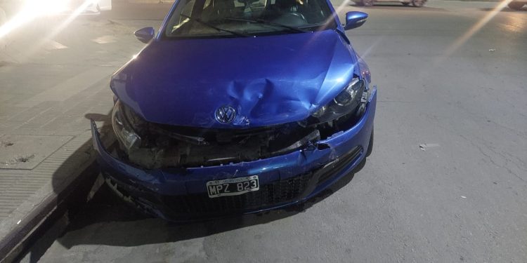 ALCOHOLIZADO IMPACTÓ CONTRA OTRO AUTO EN VILLA MITRE