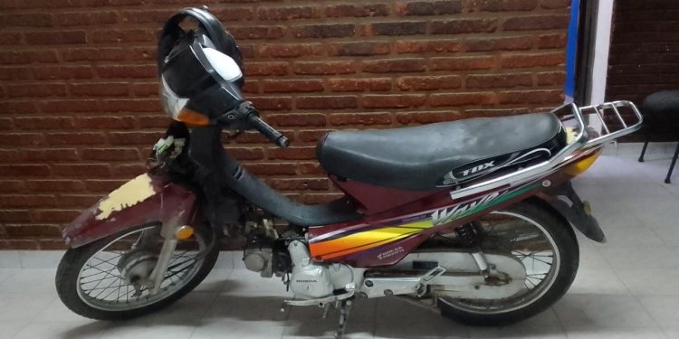 DETUVIERON A DOS PERSONAS QUE ROBARON UNA MOTO DEL ESTACIONAMIENTO DEL HOSPITAL ITALIANO