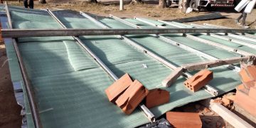 SE VOLÓ UN TECHO DE UNA CASA EN CONSTRUCCIÓN