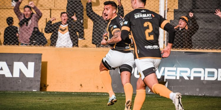 OLIMPO VENCIÓ A SANSINENA CON UNA RÁFAGA LETAL