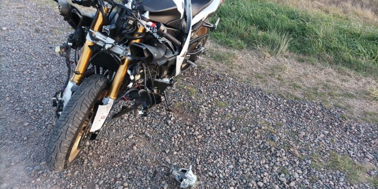 UN HOMBRE EN GRAVE ESTADO AL CHOCAR CON SU MOTO
