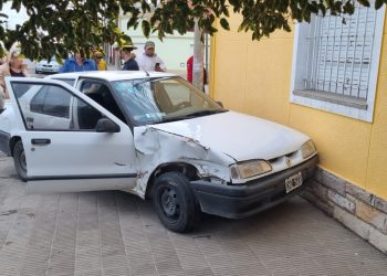 UN AUTO Y UN CAMIÓN COLISIONARON EN PAUNERO Y CUBA