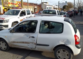 UN AUTO Y UNA MOTO SE ACCIDENTARON EN NECOCHEA AL 400