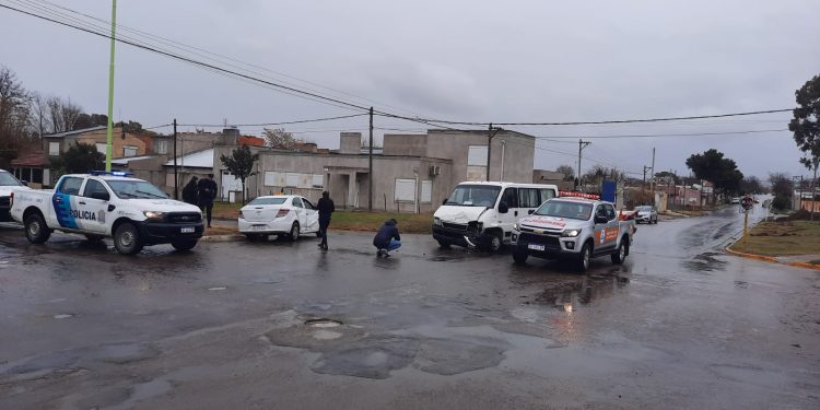 DOS VEHÍCULOS COLISIONARON EN PAROISSIEN Y BOUCHARD