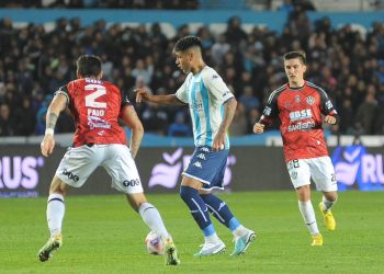 RACING TUVO UNA GRAN NOCHE Y DERROTÓ A CENTRAL CORDOBA