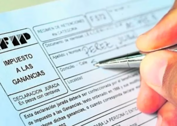GANANCIAS: EL GOBIERNO OFICIALIZÓ LA SUBA DEL PISO DEL IMPUESTO A $700.000