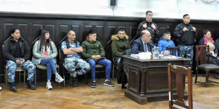 COMENZÓ EL JUICIO A LA LÍDER DE UNA BANDA Y A 5 PERSONAS MÁS POR VENDER COCAÍNA Y MARIHUANA