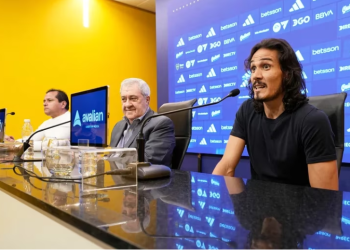 BOCA JUNIORS PRESENTÓ A EDINSON CAVANI COMO NUEVO REFUERZO