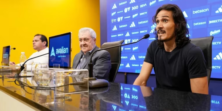 BOCA JUNIORS PRESENTÓ A EDINSON CAVANI COMO NUEVO REFUERZO