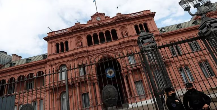 SE ACTIVÓ UN PROTOCOLO DE SEGURIDAD EN CASA ROSADA POR UNA AMENAZA DE BOMBA