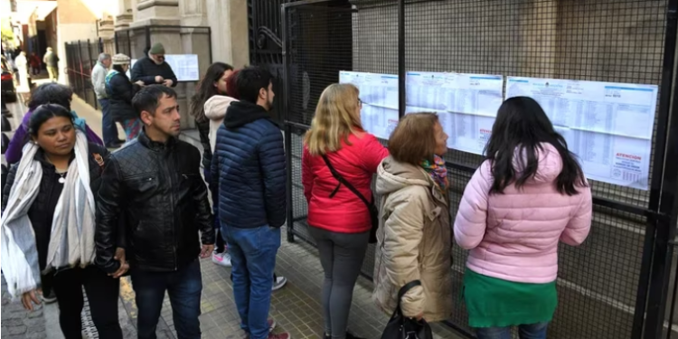 LA CÁMARA NACIONAL ELECTORAL INFORMÓ, QUE HASTA LAS 18, VOTÓ EL 66% DEL PADRÓN