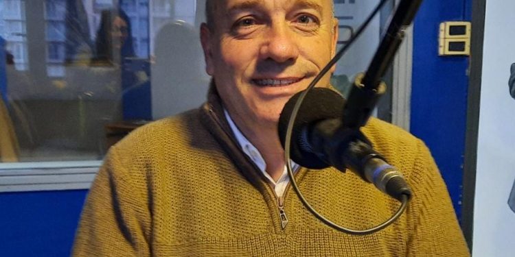 DE LEO: «DE SER INTENDENTE DARÉ EL 50% DE MI SALARIO ÍNTEGRAMENTE PARA INFRAESTRUCTURA ESCOLAR»