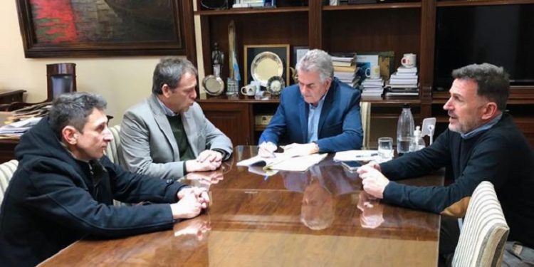CONVENIO CON EL COLEGIO DE ABOGADOS PARA ACCIONES CONJUNTAS EN CUESTIONES AMBIENTALES