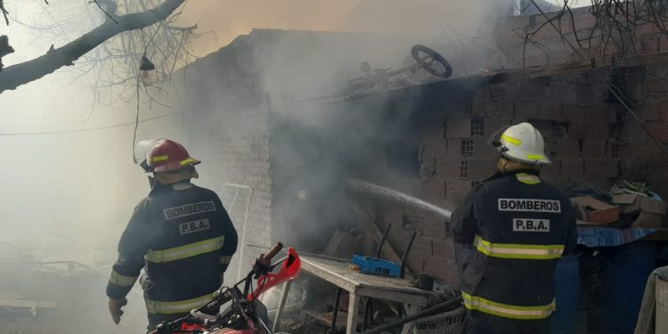 SE INCENDIÓ UN DOMICILIO EN CALLE PIROVANO 3443