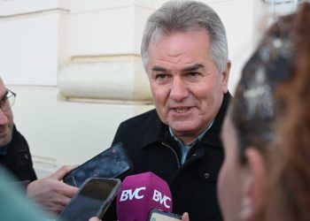 ELECCIONES 2023: VOTÓ EL INTENDENTE HÉCTOR GAY