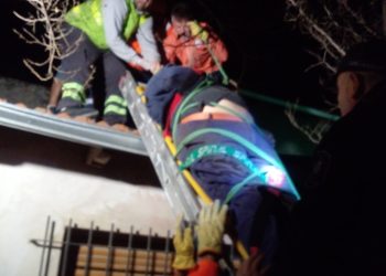 UN HOMBRE SE CAYÓ DEL TECHO Y FUE TRASLADADO EN CÓDIGO ROJO