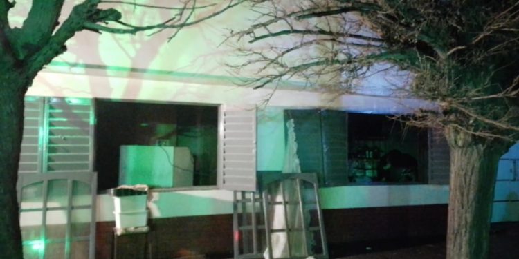 INCENDIO EN UNA VIVIENDA DE LÍBANO AL 1000