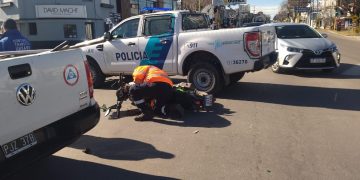 SE ACCIDENTARON UN AUTO Y UNA MOTO