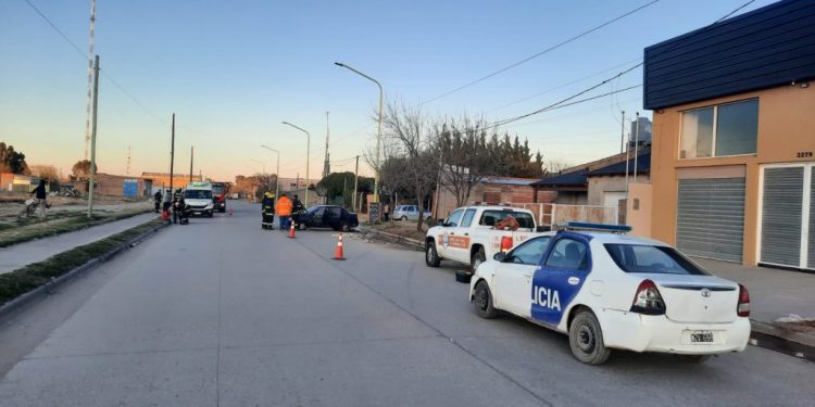 UN AUTO VOLCÓ EN PEDRO PICO Y AZURDUY