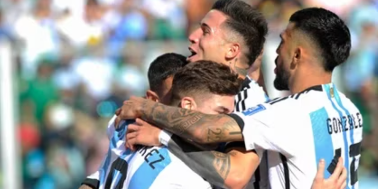 LA SELECCIÓN ARGENTINA GOLEÓ 3 A 0 A BOLIVIA Y LOGRÓ SU MEJOR RESULTADO HISTÓRICO EN LA ALTURA DE LA PAZ