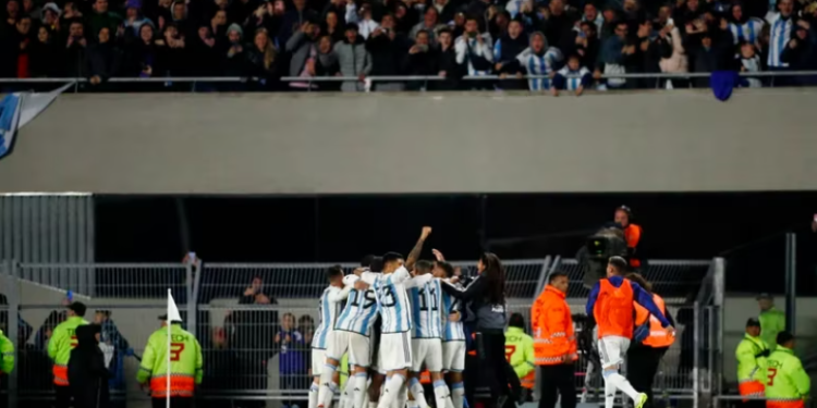 CON UN GOLAZO DE MESSI, ARGENTINA LE GANÓ 1-0 A ECUADOR EN EL COMIENZO DE LAS ELIMINATORIAS SUDAMERICANAS