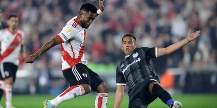 CON GOL EN EL FINAL DE SALOMÓN RONDÓN, RIVER PLATE LE GANÓ 1-0 A ATLÉTICO TUCUMÁN