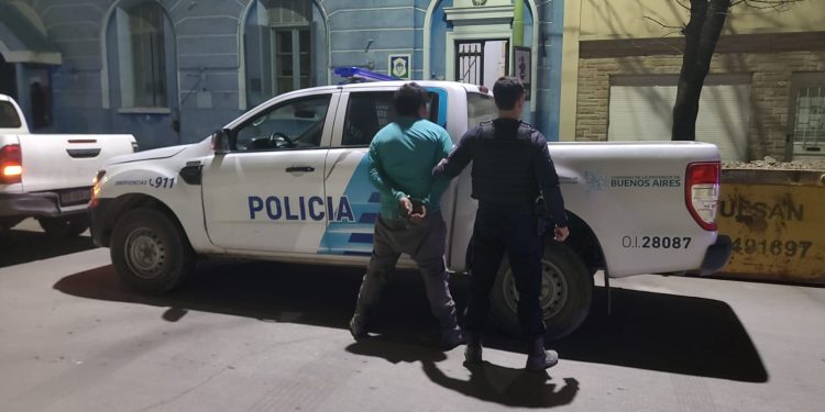 DOS PERSONAS APREHENDIDAS POR TENER 2 MILLONES DE PESOS EN EFECTIVO