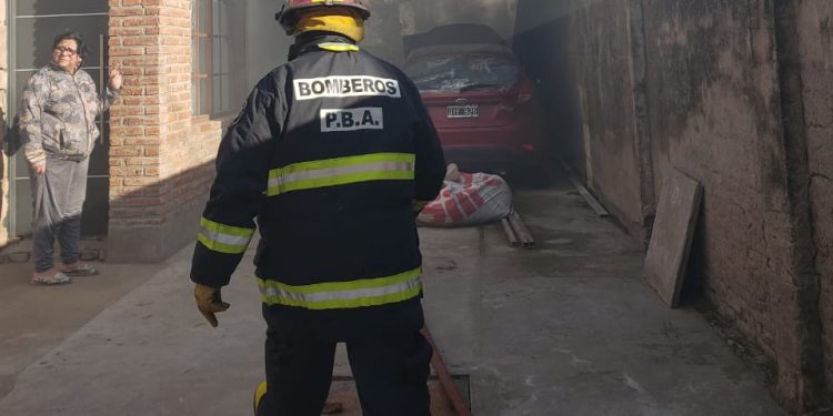 INCENDIO EN UN DEPARTAMENTO DE CHARLONE AL 1100