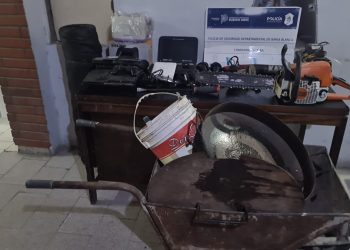 CUATRO PERSONAS APREHENDIDAS POR UNA PELEA VECINAL