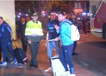 LA SELECCIÓN LLEGÓ A PERÚ PARA EL DUELO POR ELIMINATORIAS