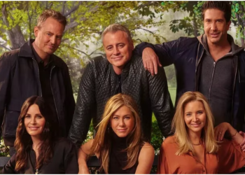 REVELAN QUE EL ELENCO DE FRIENDS ESTÁ DEVASTADO Y ESTARÍA PREPARANDO UN COMUNICADO CONJUNTO POR LA MUERTE DE MATTHEW PERRY