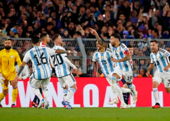 CON EL REGRESO DE LIONEL MESSI, ARGENTINA DERROTÓ 1-0 A PARAGUAY Y SIGUE IMBATIBLE EN LAS ELIMINATORIAS