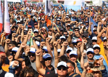 EN MEDIO DEL FALTANTE DE COMBUSTIBLES, GREMIALISTAS PETROLEROS AMENAZARON CON UN PARO EN APOYO AL GOBIERNO